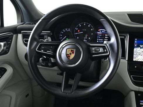 Certified 2024 Porsche Macan image 13