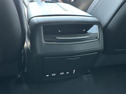 Used 2023 Cadillac Escalade ESV Premium Luxury AWD/4WD image 15