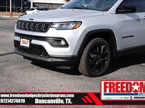 New 2026 Jeep Compass Latitude image 42