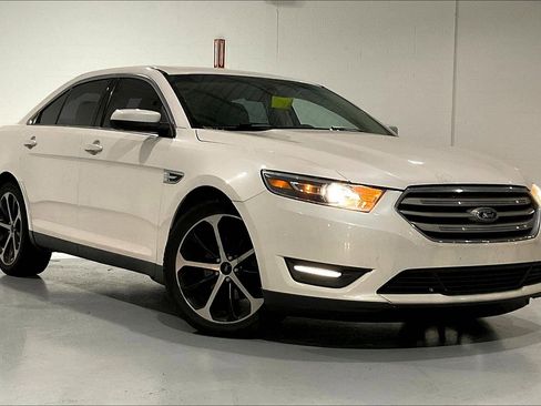 Used 2016 Ford Taurus SEL w/ Equipment Group 201A FWD image 2