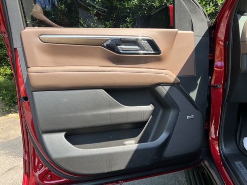 New 2026 Chevrolet Tahoe High Country AWD/4WD image 13