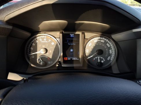 Used 2023 Toyota Tacoma TRD Off-Road image 23