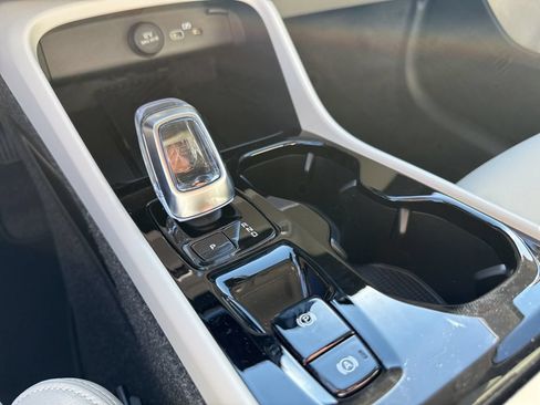 Used 2026 Volvo XC40 B4 Plus w/ Climate Package FWD image 24