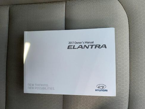 Used 2017 Hyundai Elantra SE image 34