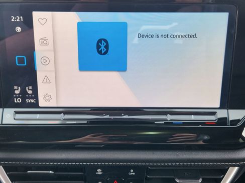 Used 2025 Volkswagen Atlas Cross Sport SEL R-Line image 21