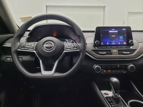 Used 2024 Nissan Altima 2.5 SV image 22