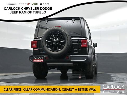 Used 2025 Jeep Wrangler Sahara AWD/4WD image 29