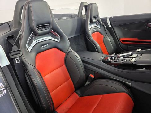 Used 2019 Mercedes-Benz AMG GT Roadster image 24