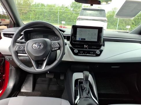 Used 2024 Toyota Corolla SE w/ SE Convenience Package FWD image 6