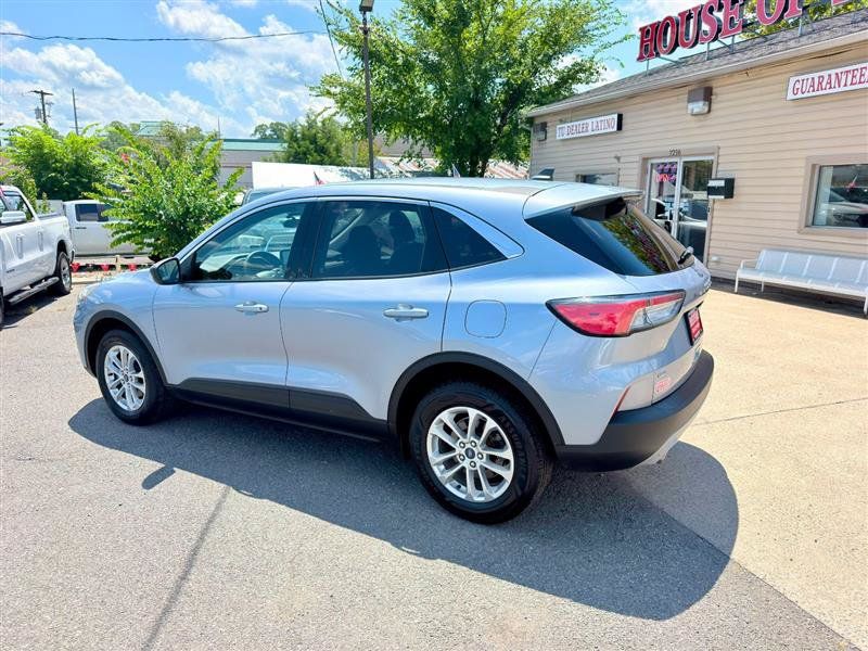 Used 2022 Ford Escape SE AWD/4WD image 2