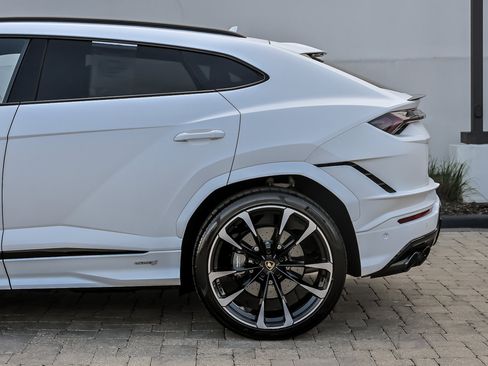 Used 2024 Lamborghini Urus S AWD/4WD image 13
