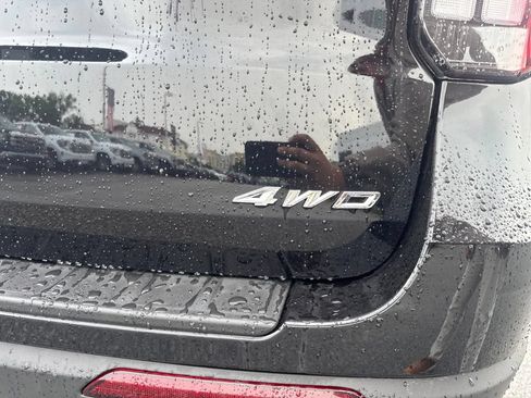 Used 2026 Ford Explorer Active AWD/4WD image 10