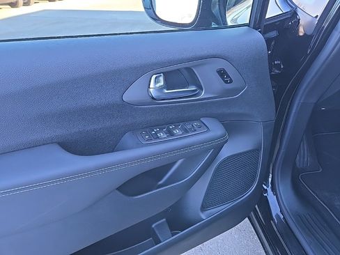 New 2026 Chrysler Pacifica Select w/ S Appearance Package image 29