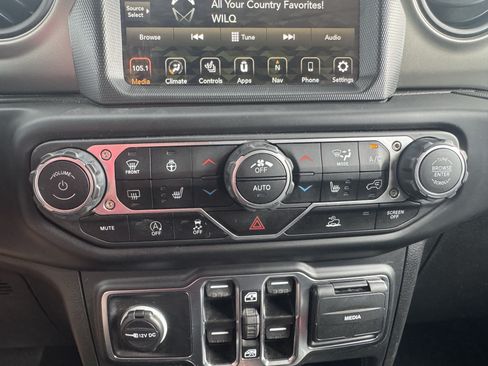 Used 2023 Jeep Wrangler Unlimited Sport AWD/4WD image 23