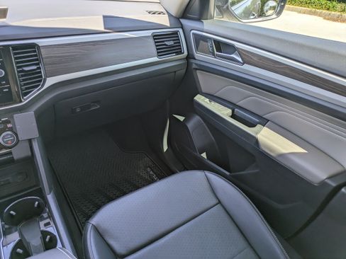 Certified 2023 Volkswagen Atlas SE FWD image 18
