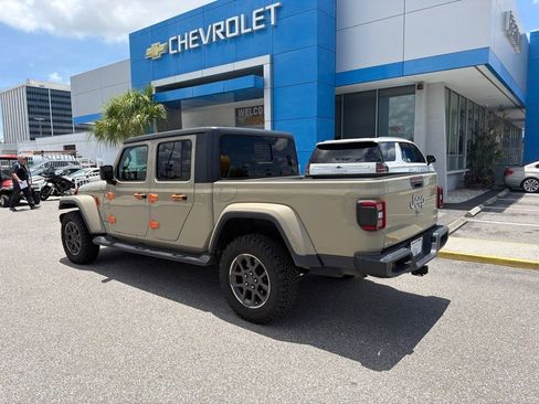 Used 2020 Jeep Gladiator Overland AWD/4WD image 6