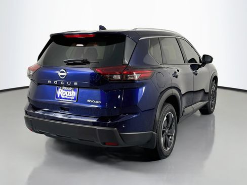 Used 2024 Nissan Rogue SV w/ SV Premium Package AWD/4WD image 5