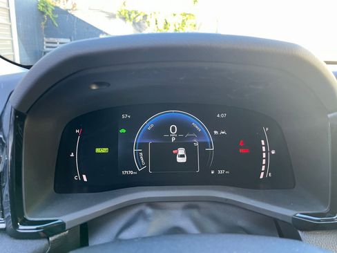 Used 2025 Toyota Camry LE image 35