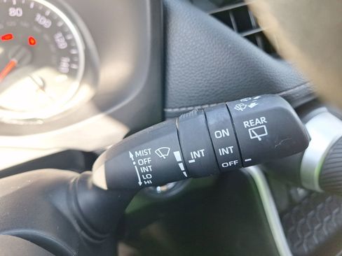 Used 2021 Toyota RAV4 XLE image 24