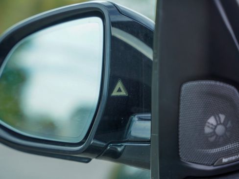 Used 2018 BMW X5 xDrive40e w/ Executive Package image 14