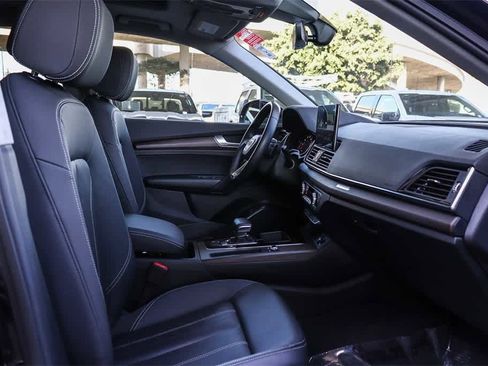 Used 2022 Audi Q5 2.0T Premium w/ Convenience Package image 17