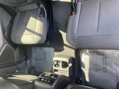 Used 2022 Jeep Grand Cherokee L Laredo w/ Luxury Tech Group I image 12