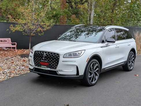 Used 2023 Lincoln Corsair Reserve w/ Equipment Group 201A image 1