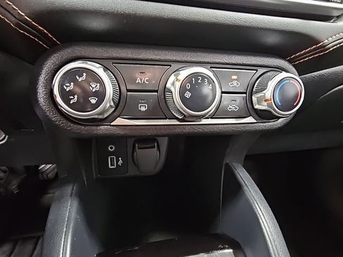 Used 2021 Nissan Versa SR image 18