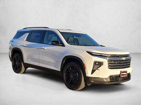 New 2026 Chevrolet Traverse LT w/ Driver Confidence Package FWD image 7