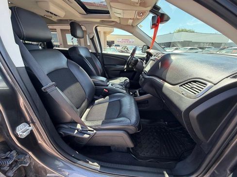 Used 2020 Dodge Journey Crossroad FWD image 13