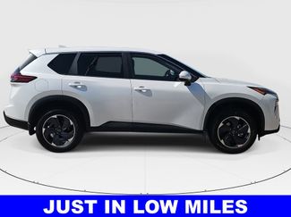Used 2024 Nissan Rogue SV video 2