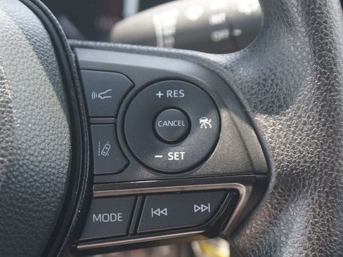 Used 2024 Toyota RAV4 LE AWD/4WD image 9