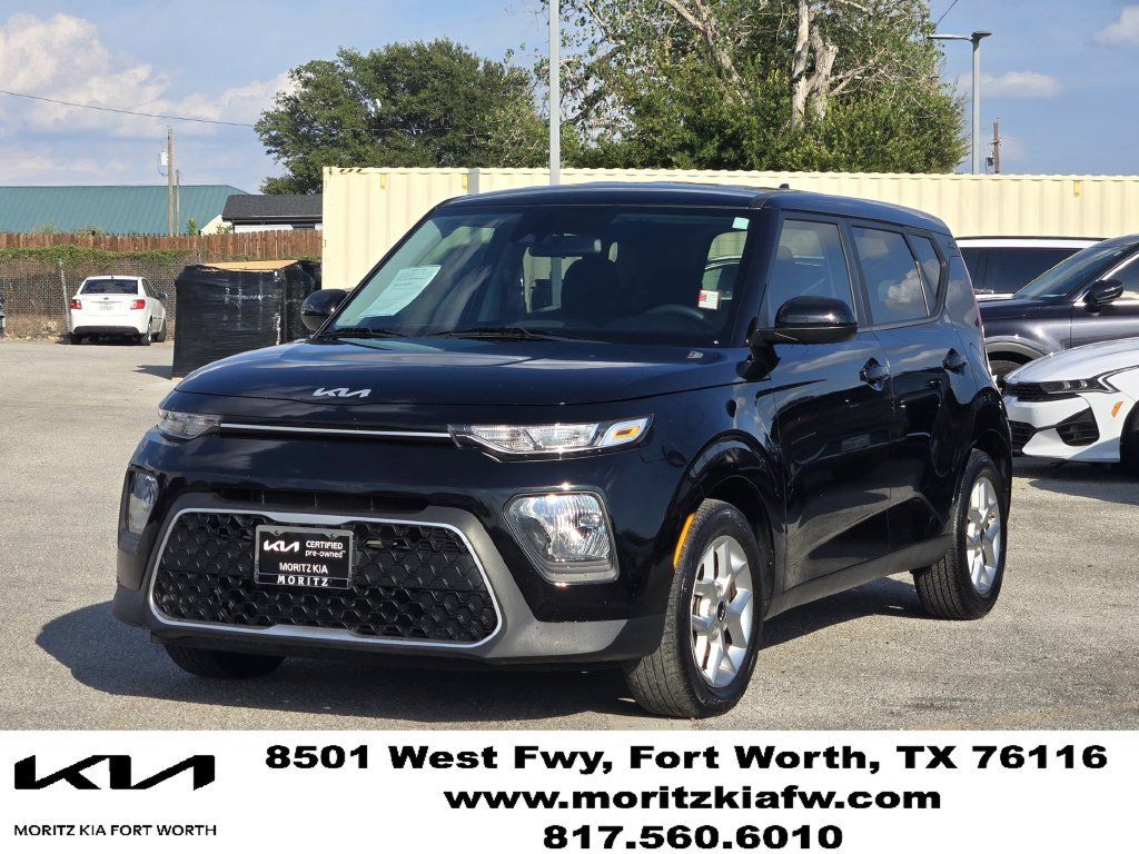 Certified 2022 Kia Soul LX w/ Technology Package FWD image 3