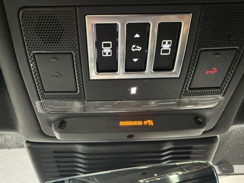 Used 2023 Land Rover Discovery S R-Dynamic AWD/4WD image 40