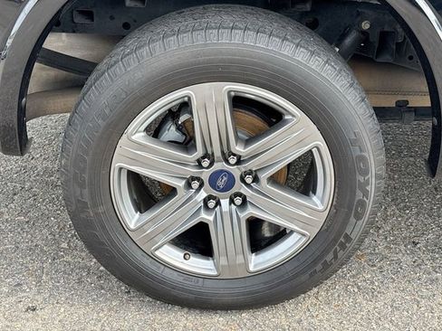 Used 2018 Ford F150 XLT w/ Equipment Group 302A Luxury image 11