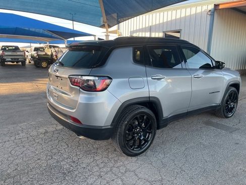 Used 2022 Jeep Compass Latitude w/ Convenience Group image 4