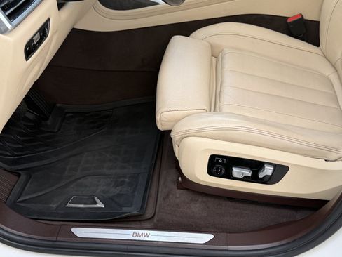 Used 2019 BMW X7 xDrive40i w/ Luxury Seating Package AWD/4WD image 18