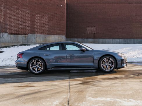 Certified 2024 Audi e-tron GT Premium Plus w/ Executive Package image 3