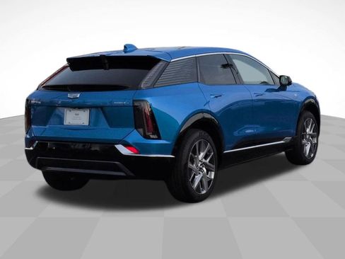 New 2025 Cadillac Optiq Luxury 1 image 5