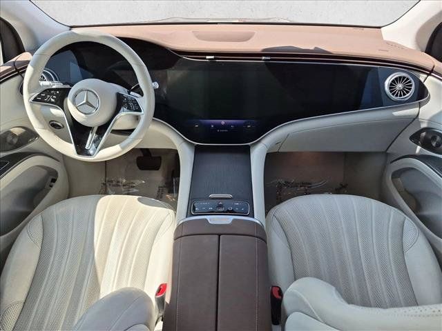 Used 2023 Mercedes-Benz EQS 580 4MATIC SUV image 18