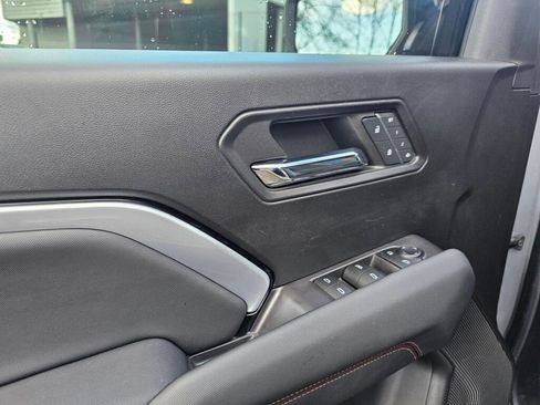 Used 2023 Chevrolet Colorado Z71 w/ Z71 Convenience Package 2 image 24