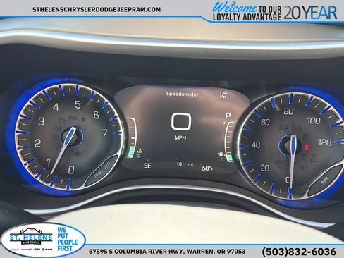 New 2027 Chrysler Pacifica Select w/ Family Tech Group AWD/4WD image 23