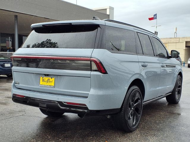 New 2025 Lincoln Navigator Reserve w/ Jet Appearance Package AWD/4WD image 2