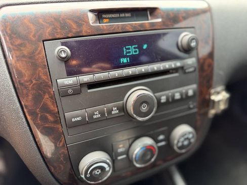 Used 2014 Chevrolet Impala Limited LS FWD image 17