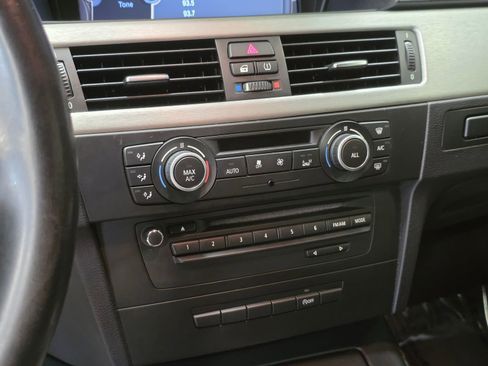 Used 2013 BMW M3 Convertible RWD image 26