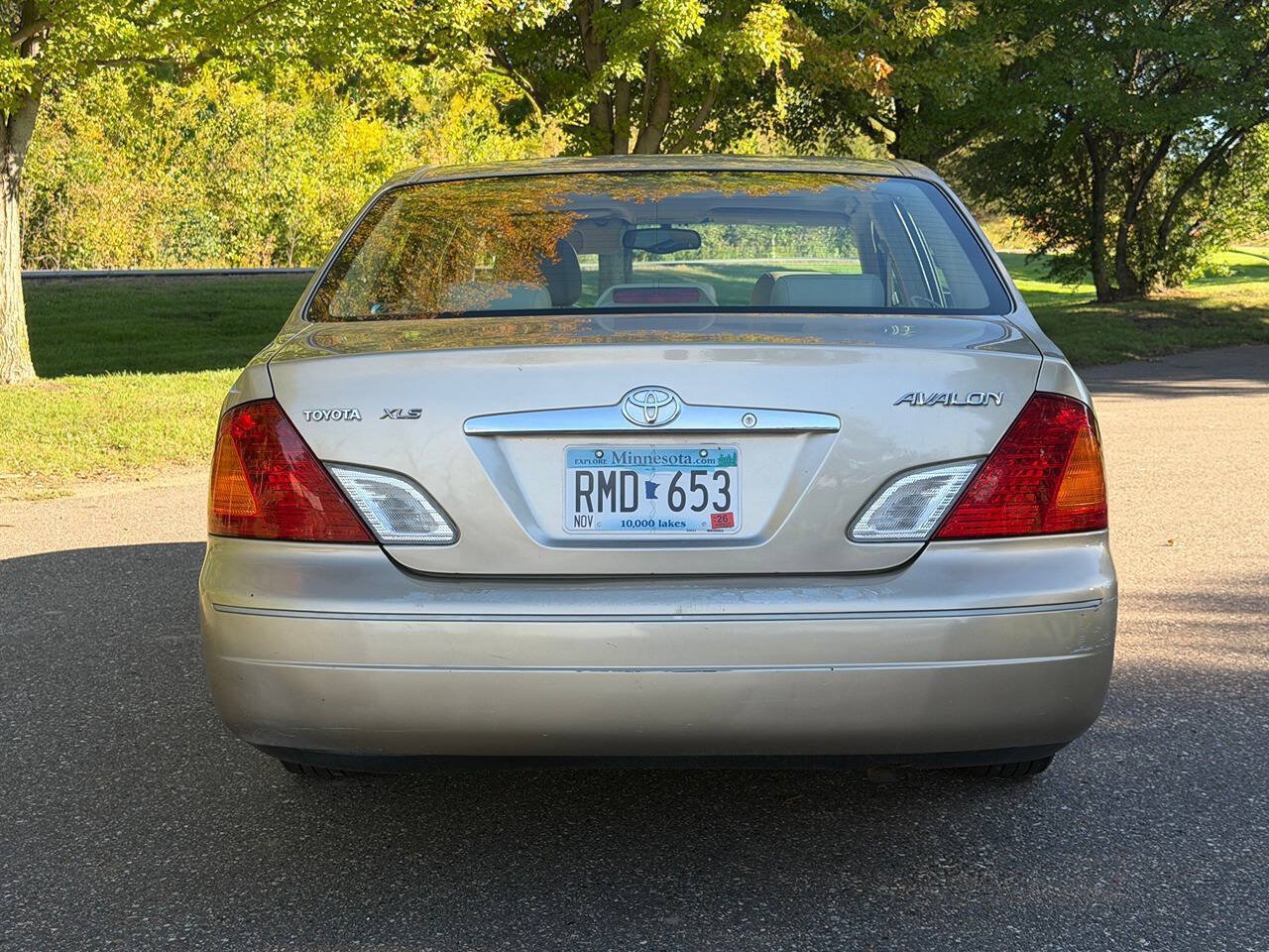 Used 2000 Toyota Avalon XLS w/ Option Pkg 7 FWD image 4