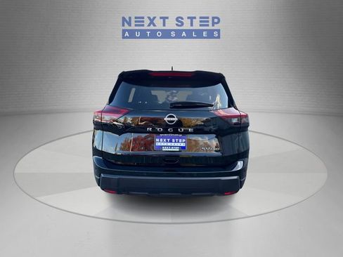 Used 2024 Nissan Rogue SV AWD/4WD image 7