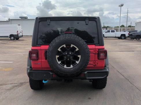 Used 2024 Jeep Wrangler Unlimited Rubicon 4xe AWD/4WD image 7
