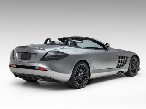 Used 2009 Mercedes-Benz SLR image 12