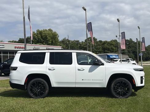 New 2026 Jeep Grand Wagoneer Summit w/ Premium Group III AWD/4WD image 4